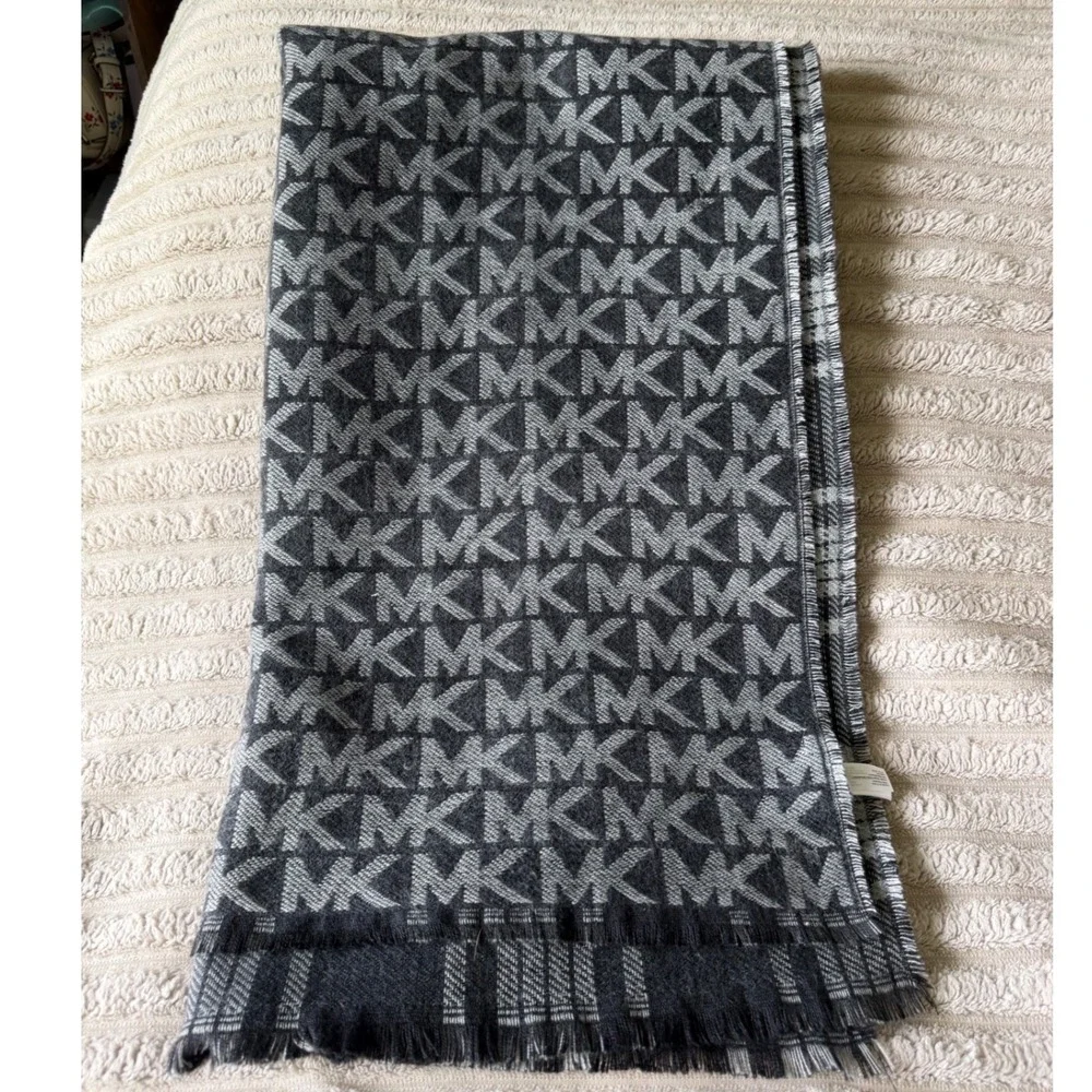 Michael Kors Reversible Scarf Grey Black MK Monogram Logo‎ Plaid Fringe Wrap